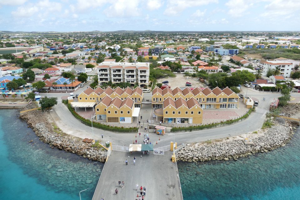Kralendijk cruise port