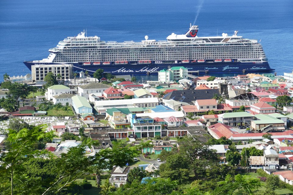 Roseau cruise port