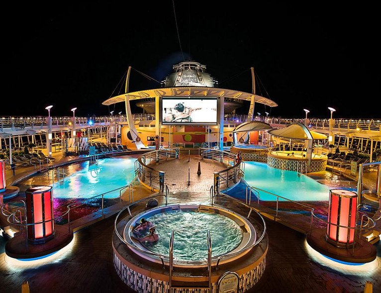 Pool Parties on Adventure of the Seas