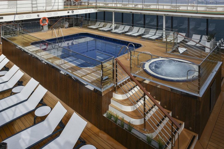 Pool, Hot Tub & Sun Deck