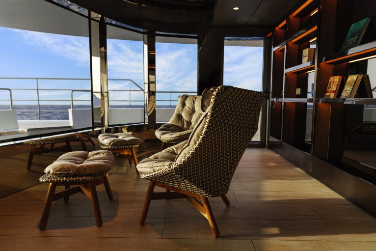 Observation Lounge on Emerald Azzurra
