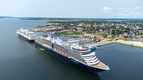 Zaandam cruise ship Image