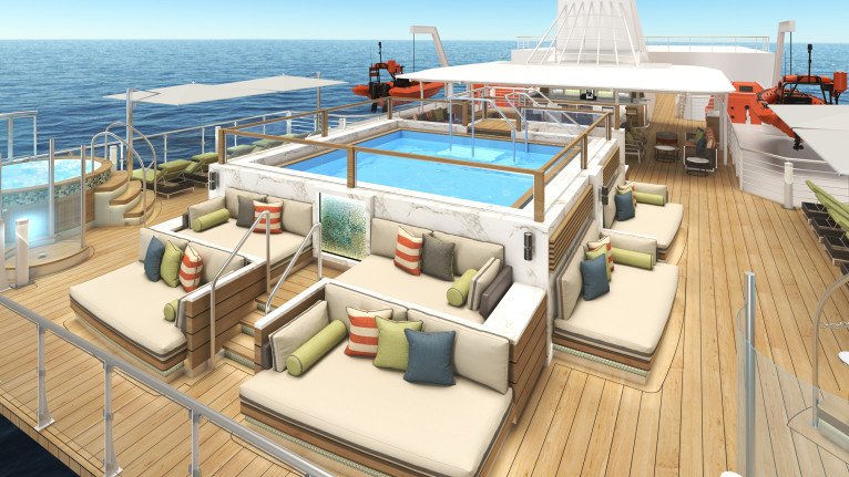 Sun Deck & Pool