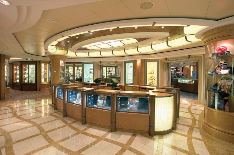 Viking Crown Lounge®