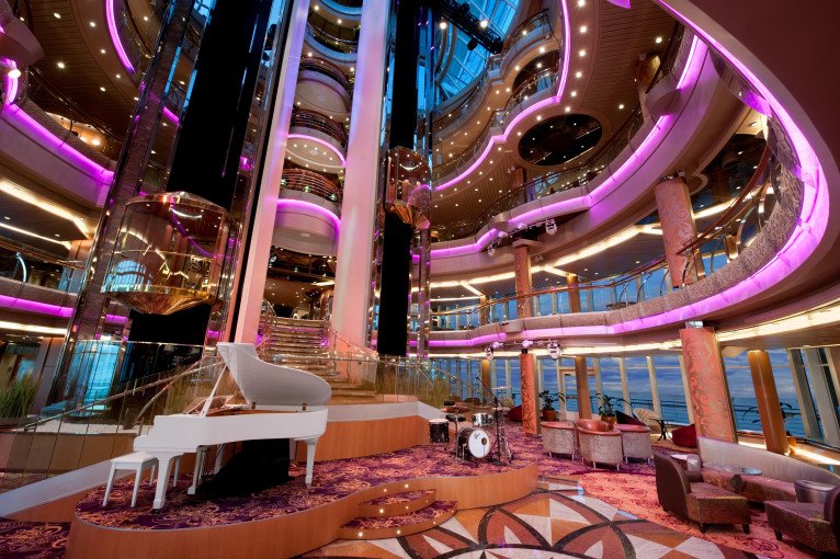 Centrum on Grandeur of the Seas