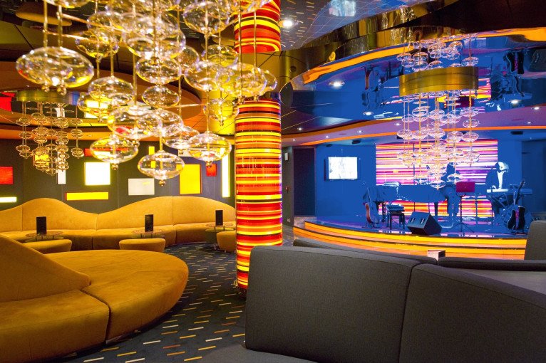 Golden Jazz Bar