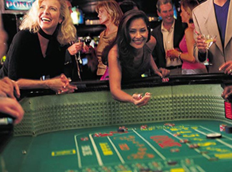 Spinnaker Lounge