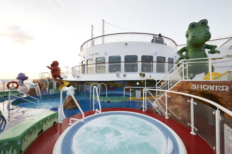 T-Rex Kid's Pool on Norwegian Dawn