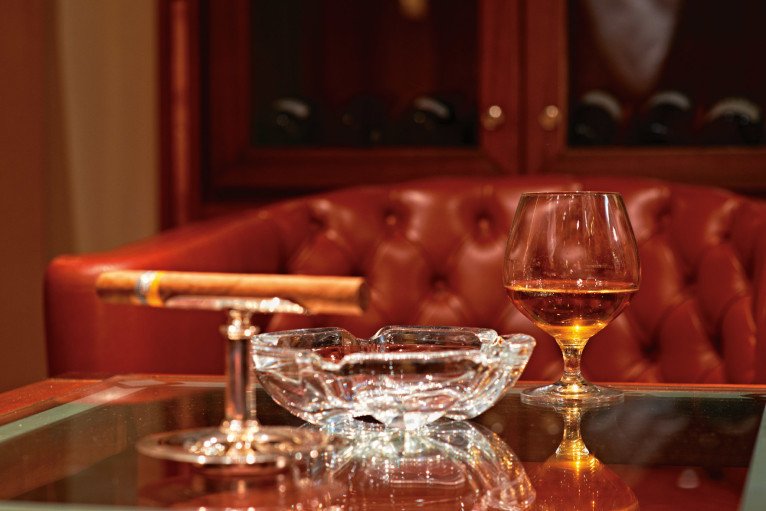 Connoisseur's Corner on Silver Cloud
