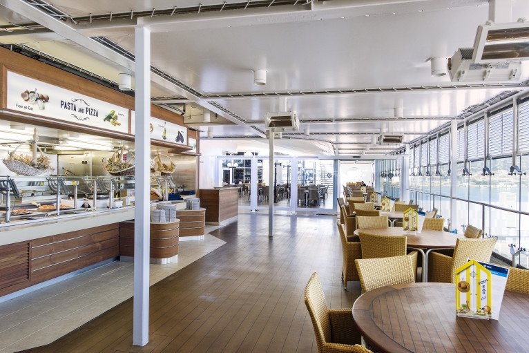 Le Bistrot on MSC Lirica