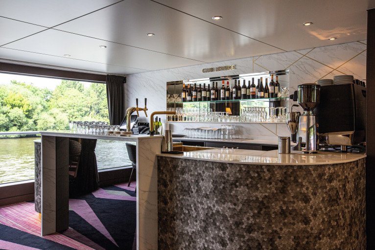 Club Lounge on TUI Maya