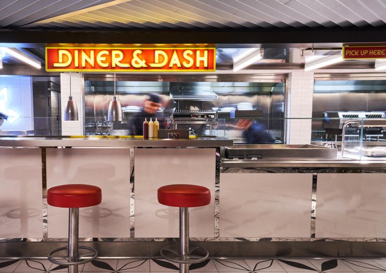 Diner & Dash on Scarlet Lady