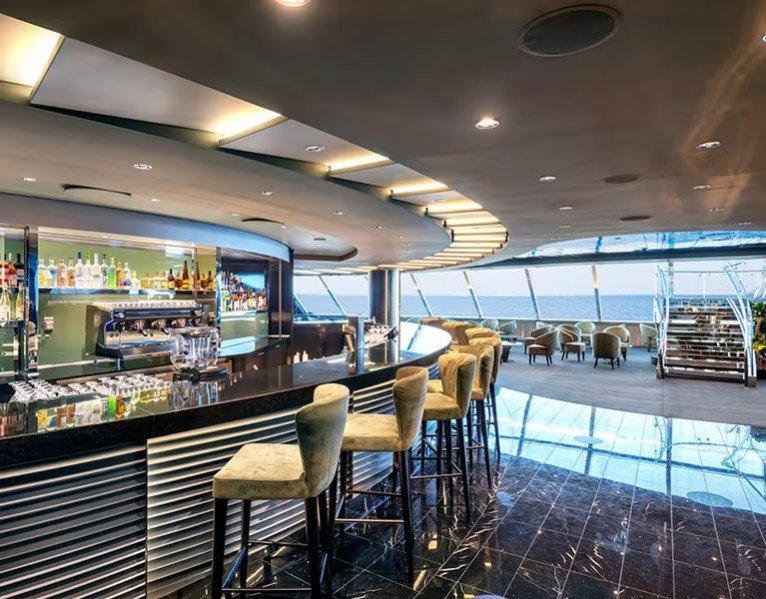 Top Sail Lounge