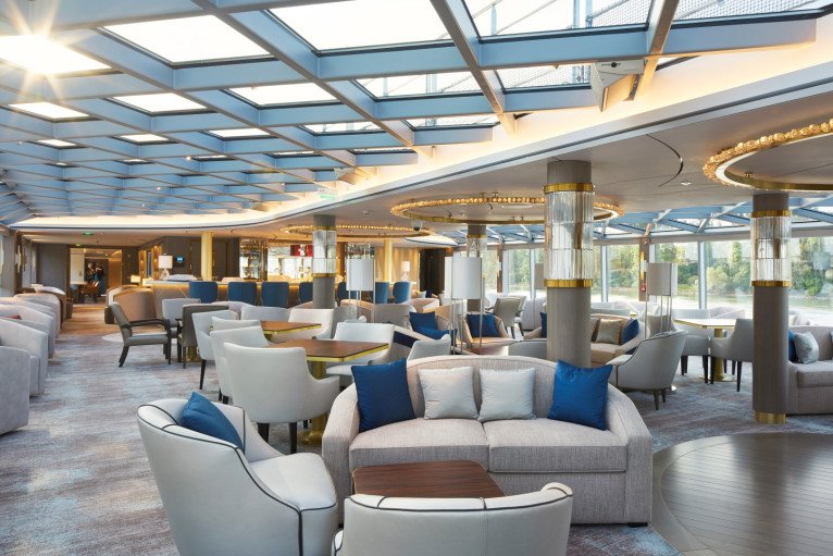 Lounge on S.S. Elisabeth