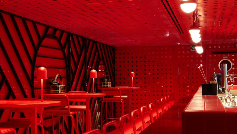 The Red Bar on Scarlet Lady