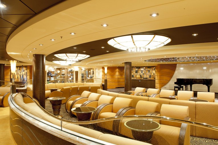 Topazio Bar on MSC Magnifica