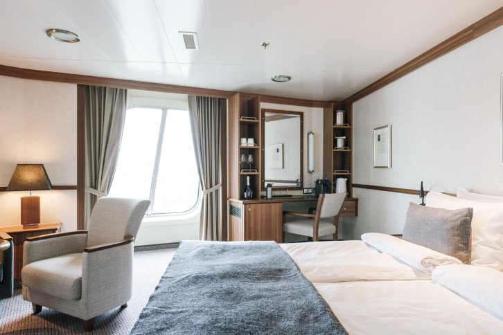 Deluxe Oceanview Staterooms