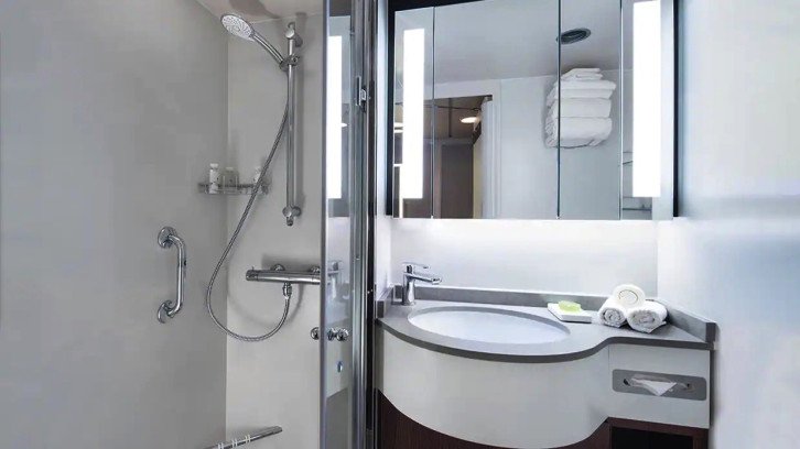 Deluxe Ocean View Stateroom