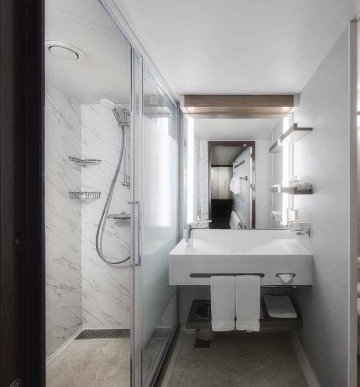 Aft-Facing Penthouse with Balcony