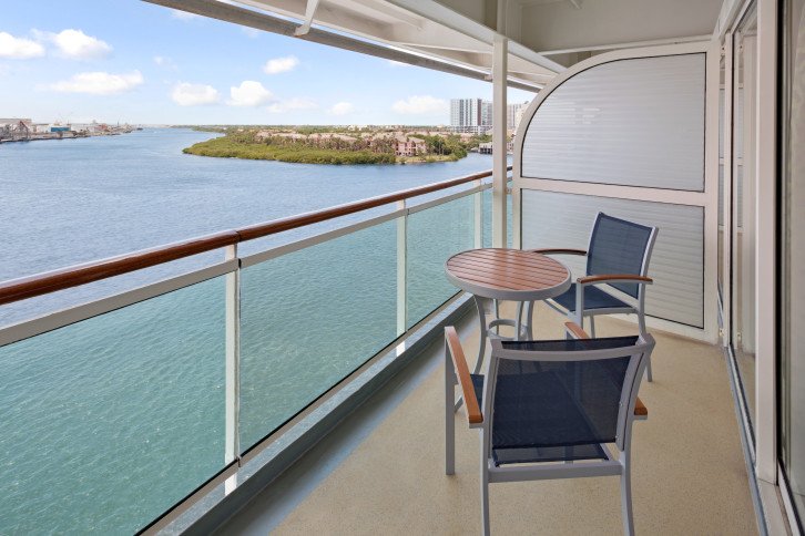 Spacious Sunset Ocean View Balcony