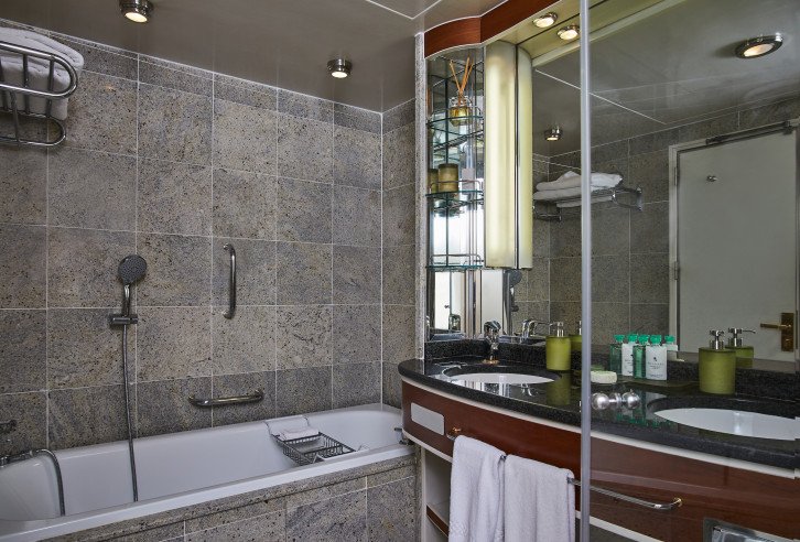 Classic Veranda Suite