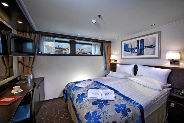 Avalon Deluxe Stateroom