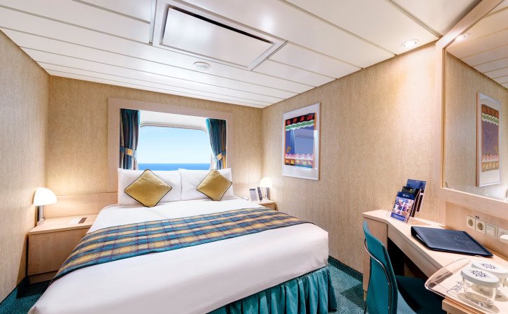 Deluxe Balcony Aurea