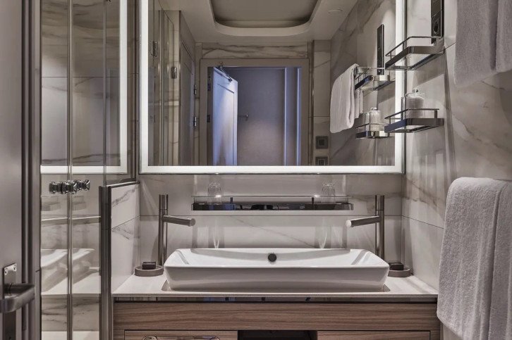 Deluxe Veranda Suite