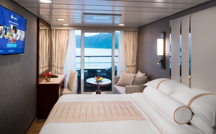 Deluxe Balcony Aurea