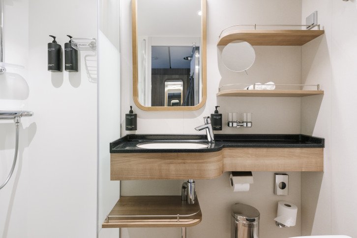 Polar Outside | Outside cabin - Lower/middle decks