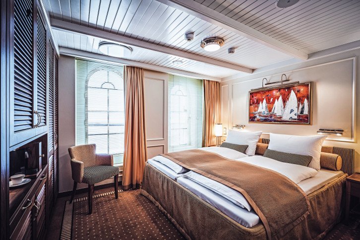 AquaTheater Suite with Large Balcony – 2 Bedrooms