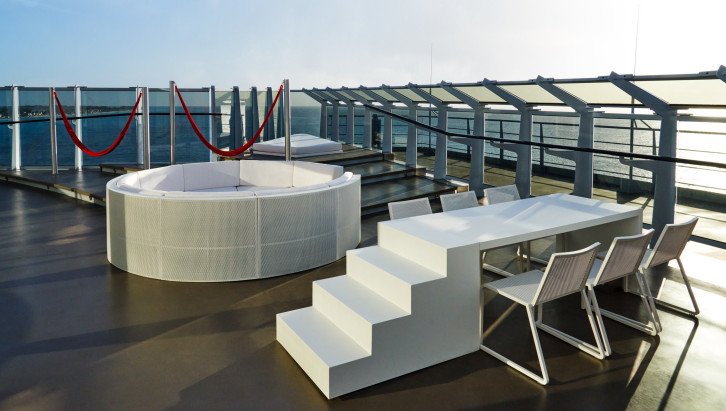 Sweet Aft Suite, Pretty Big Terrace