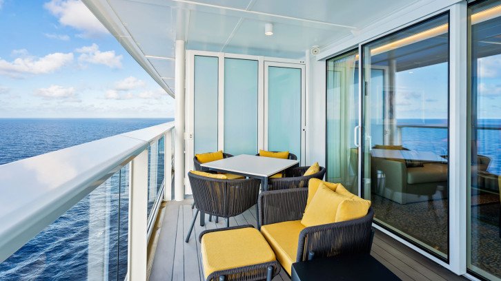 AquaTheater Suite with Large Balcony - 2 Bedrooms