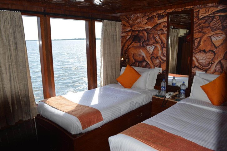 Deluxe Ocean View Stateroom