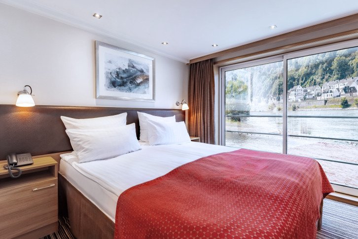 Deluxe Balcony with Promenade View