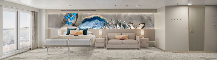 Forward-Facing Club Balcony Suite