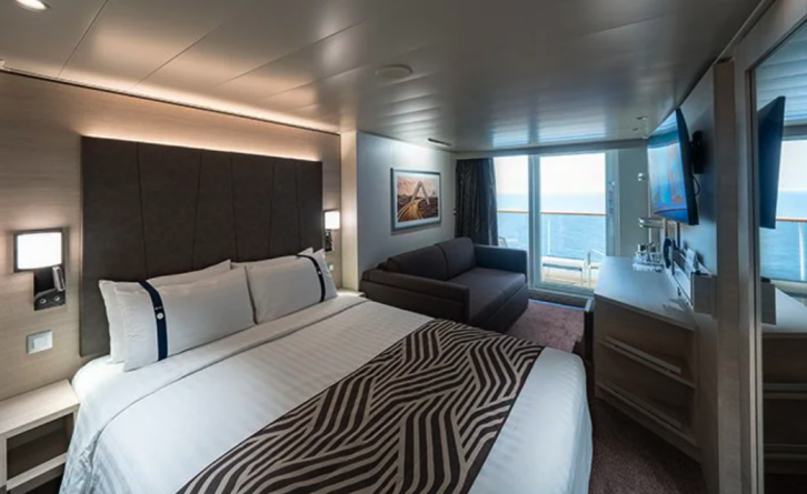 Club Balcony Suite