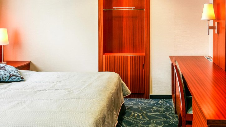 Deluxe Veranda Stateroom