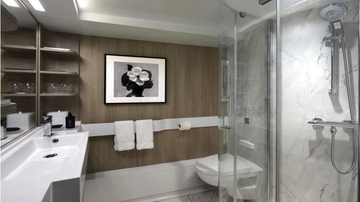 Deluxe Porthole View with Veranda Stateroom