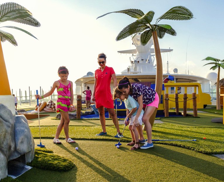 Mini Golf on Adventure of the Seas