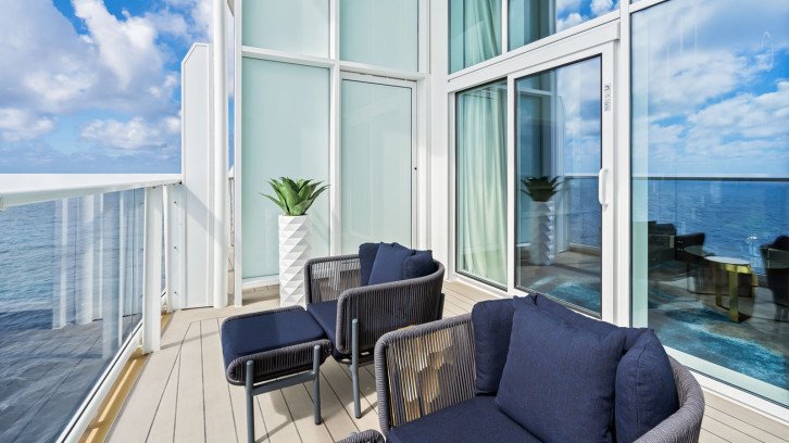 Crown Loft Suite