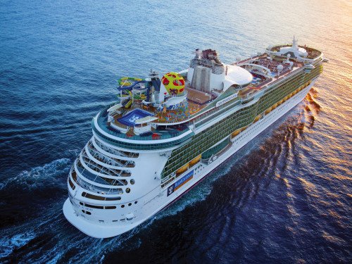 Independence Of The Seas cruise ship Image