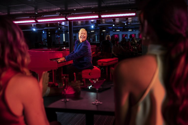 Dueling Pianos℠