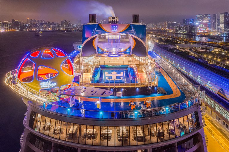 Pool Parties on Spectrum of the Seas