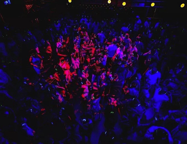 SHUSH! Silent Party on Adventure of the Seas