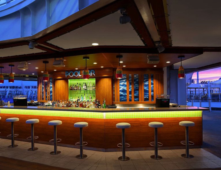 Pool Bar and Sand Bar on Symphony of the Seas