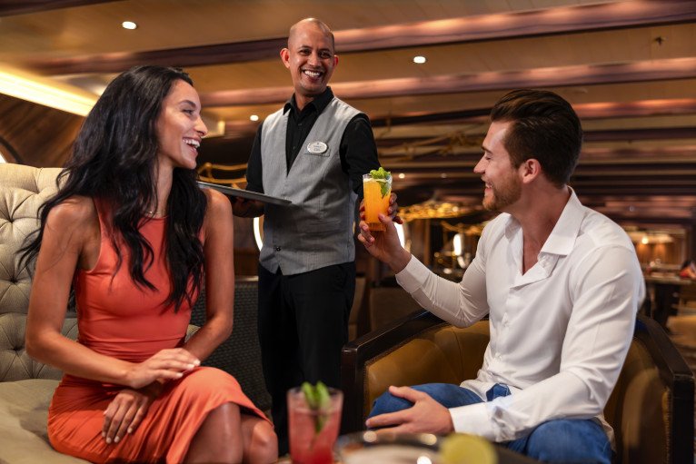Schooner Bar on Jewel of the Seas