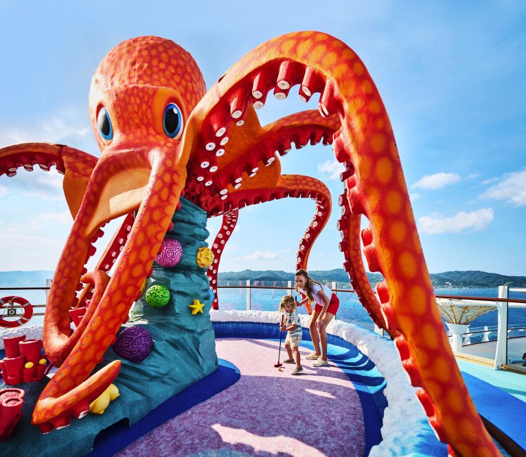 Mini Golf on Radiance of the Seas