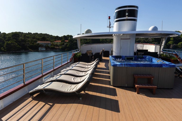 Riviera Travel gallery image