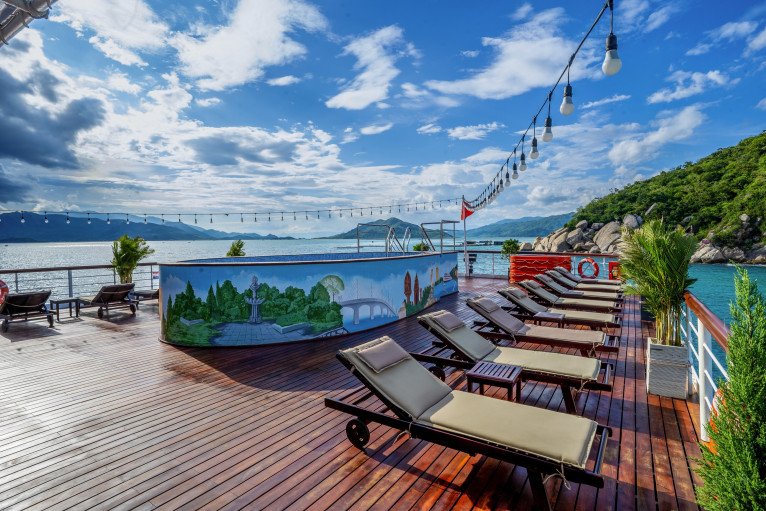 Riviera Travel gallery image